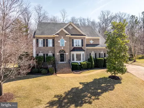 16000 Pine Vale Pl, Midlothian, VA 23113