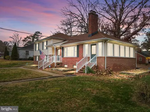 Exterior - 1524 Walnut Dr, Chester, VA 23836 photo 2 of 6