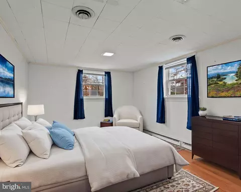Bedroom - 1524 Walnut Dr, Chester, VA 23836 photo 1 of 4