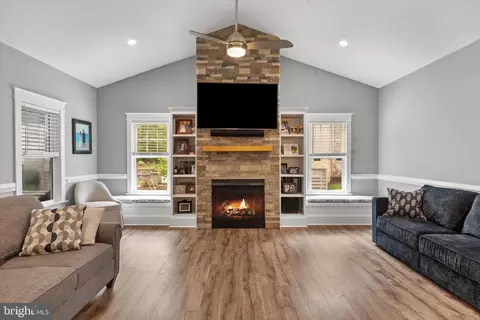 Living - 13510 Kelham Rd, Midlothian, VA 23113 photo 3 of 3