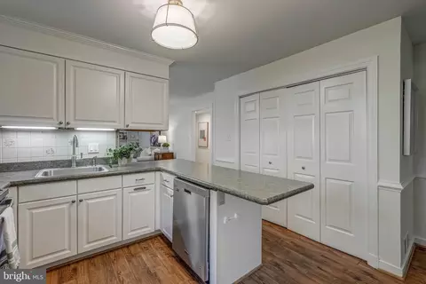 Kitchen - 3520 Musket Dr, Midlothian, VA 23113 photo 2 of 4