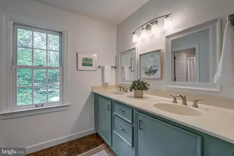 Bath - 3520 Musket Dr, Midlothian, VA 23113 photo 2 of 6