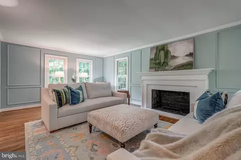 Living - 3520 Musket Dr, Midlothian, VA 23113 photo 2 of 4