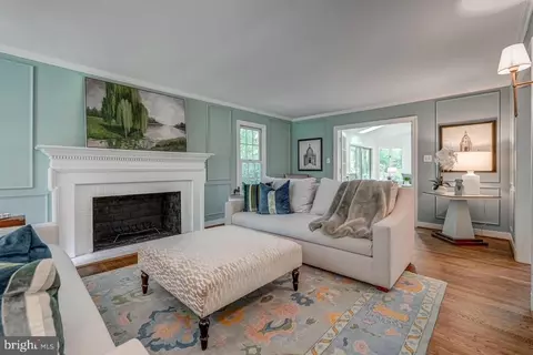 Living - 3520 Musket Dr, Midlothian, VA 23113 photo 1 of 4