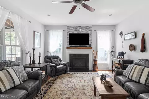 Living - 14300 Wallingham Loop, Midlothian, VA 23114 photo 1 of 1