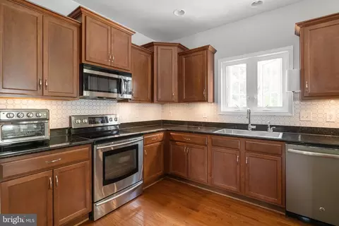 Kitchen - 14300 Wallingham Loop, Midlothian, VA 23114 photo 2 of 4