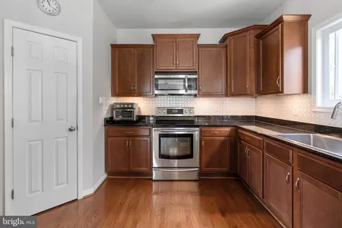 Kitchen - 14300 Wallingham Loop, Midlothian, VA 23114 photo 3 of 4