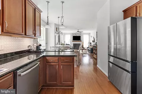 Kitchen - 14300 Wallingham Loop, Midlothian, VA 23114 photo 4 of 4