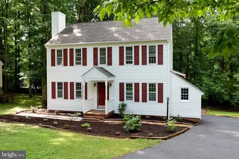 Exterior - 6011 Mill Spring Ct, Midlothian, VA 23112 photo 6 of 17