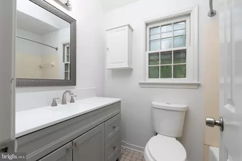 Bath - 6011 Mill Spring Ct, Midlothian, VA 23112 photo 2 of 2