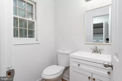 Bath - 6011 Mill Spring Ct, Midlothian, VA 23112 photo 1 of 2