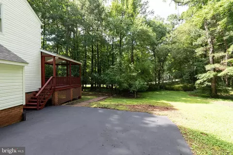 Exterior - 6011 Mill Spring Ct, Midlothian, VA 23112 photo 14 of 17