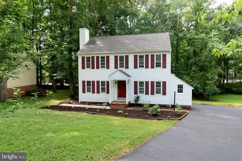 Exterior - 6011 Mill Spring Ct, Midlothian, VA 23112 photo 2 of 17