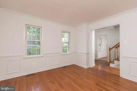 Living - 6011 Mill Spring Ct, Midlothian, VA 23112 photo 1 of 4