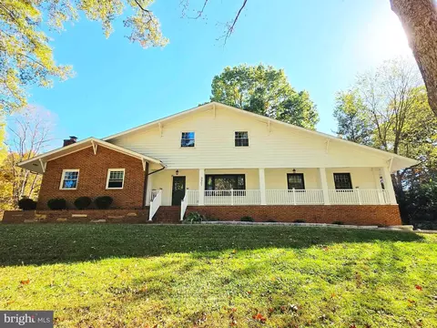 9901 Glass Rd, North Chesterfield, VA 23236
