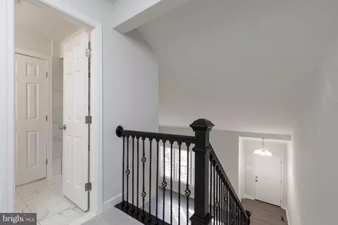 Entry Way - 1709 Headwaters Rd, Midlothian, VA 23113 photo 4 of 4
