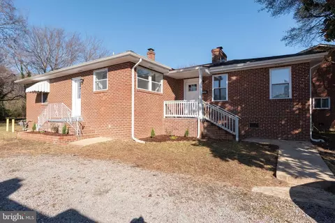 3306 E River Rd, South Chesterfield, VA 23803