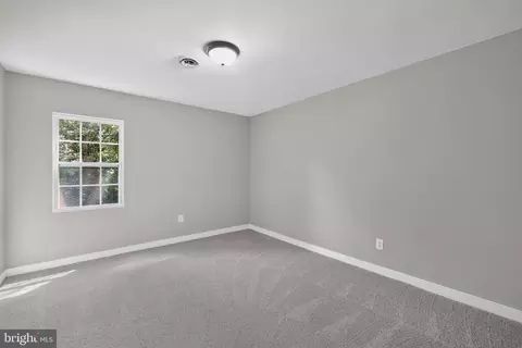 Bedroom - 6222 Willow Glen Rd, Midlothian, VA 23112 photo 8 of 9