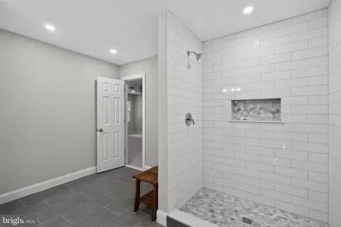 Entry Way - 6222 Willow Glen Rd, Midlothian, VA 23112 photo 6 of 6