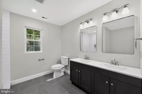 Bath - 6222 Willow Glen Rd, Midlothian, VA 23112 photo 1 of 3