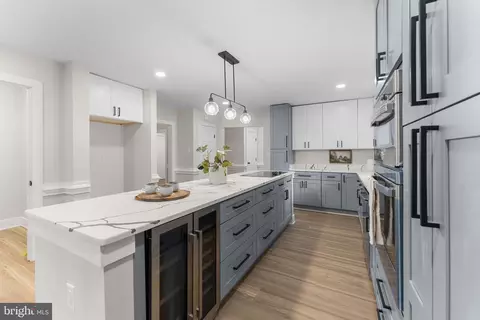 Kitchen - 3211 Barnes Spring Ter, Midlothian, VA 23112 photo 6 of 7