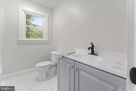Bath - 3211 Barnes Spring Ter, Midlothian, VA 23112 photo 3 of 6