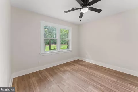 Bedroom - 3211 Barnes Spring Ter, Midlothian, VA 23112 photo 3 of 5