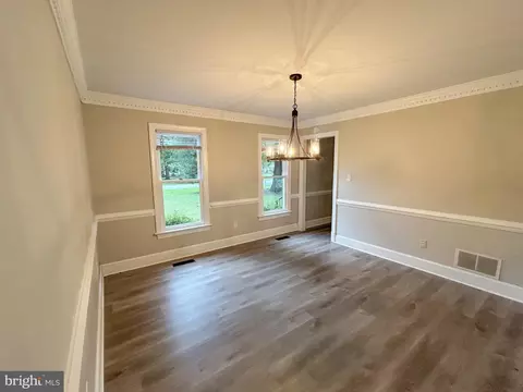 610 Rivers Bend Cir, Chester, VA 23836