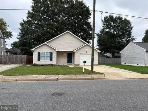 1718 Sparrow Rd, Chesapeake, VA 23320