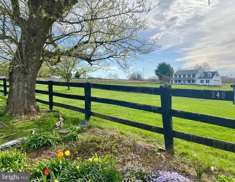 949 Pierce Rd, Berryville, VA 22611