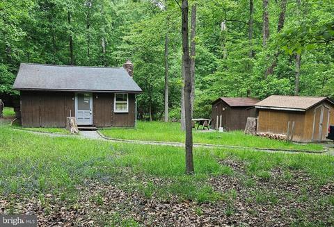 525 Beechwood Ln, Bluemont, VA 20135