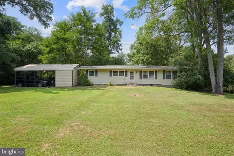 1697 Bishop Meade Rd, Boyce, VA 22620