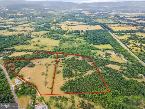 6 Old Waterloo Road, Boyce, VA 22620