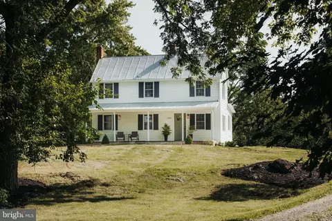 246 Pyletown Rd, Boyce, VA 22620