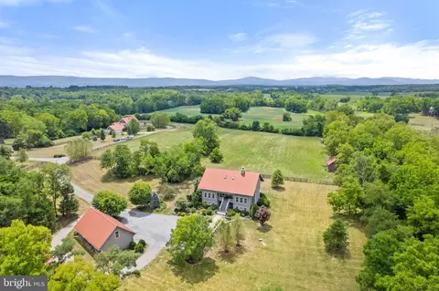 163 Greenfields Ln, White Post, VA 22663