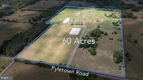 2438 Pyletown Rd, Boyce, VA 22620 photo 3