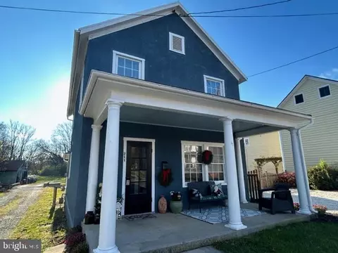 211 E Main St, Berryville, VA 22611