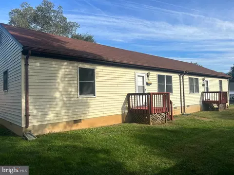 207 209 Walnut St, Berryville, VA 22611