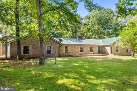 2749 Senseny Rd, Berryville, VA 22611