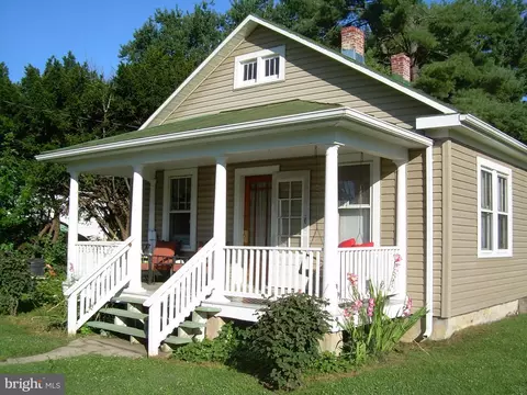 13 Virginia Ave, Boyce, VA 22620