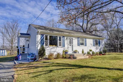 1290 Senseny Rd, Berryville, VA 22611