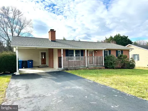 5 Bel Voi Dr, Berryville, VA 22611