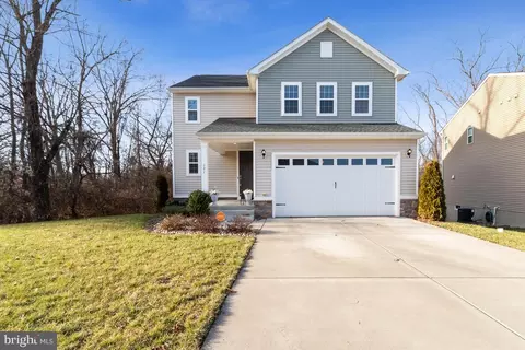 121 Grand Oaks Dr, Boyce, VA 22620