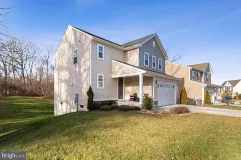 121 Grand Oaks Dr, Boyce, VA 22620 photo 2