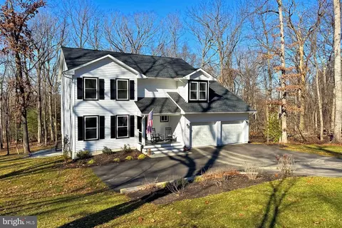 77 Balsam Ln, Bluemont, VA 20135
