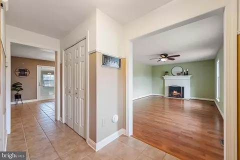 Entry Way - 674 Browntown Rd, Boyce, VA 22620 photo 2 of 3