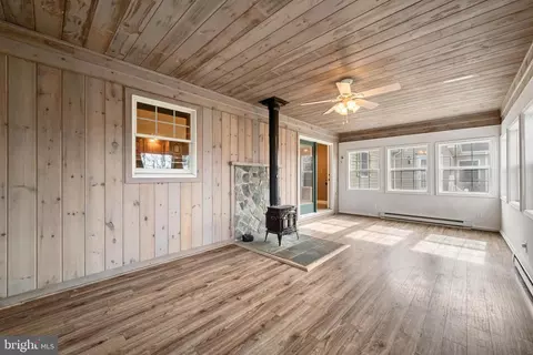 Entry Way - 674 Browntown Rd, Boyce, VA 22620 photo 3 of 3