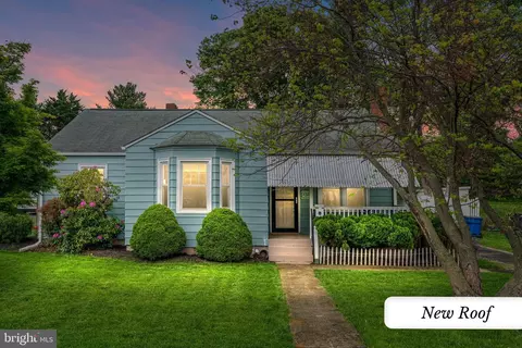 232 Walnut St, Berryville, VA 22611
