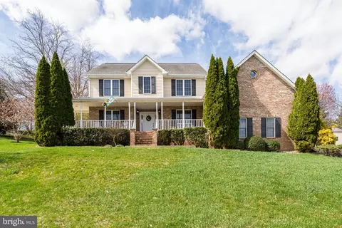 107 Lincoln Ave, Berryville, VA 22611