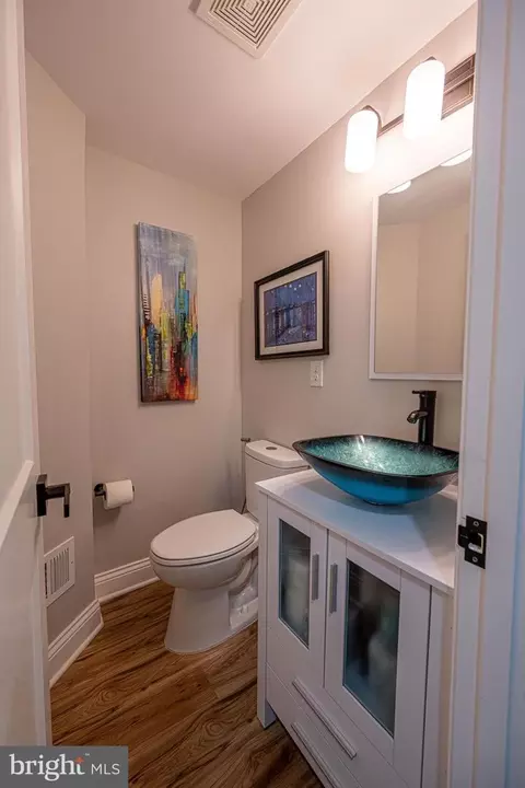 Bath - 454 Pine Grove Rd, Bluemont, VA 20135 photo 1 of 7